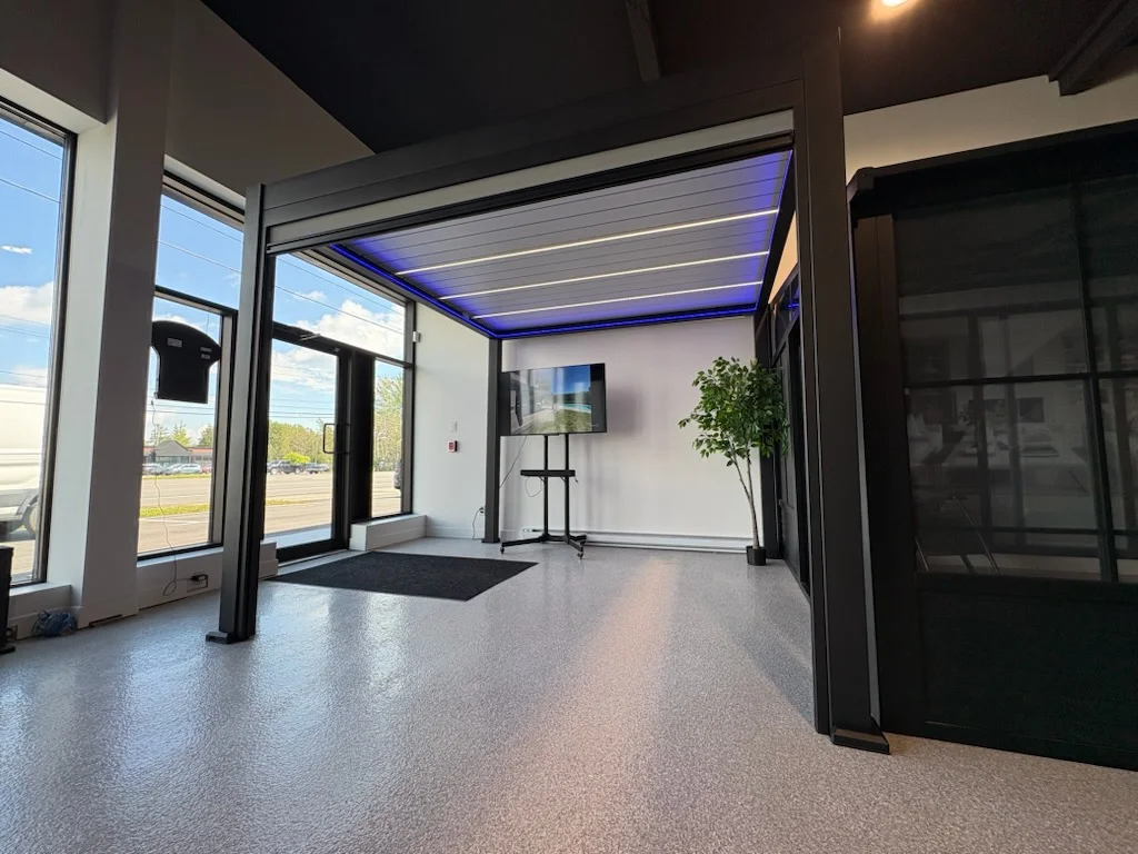 Pergola bioclimatique Monaco 1.0 de ProCam avec éclairage LED intégré